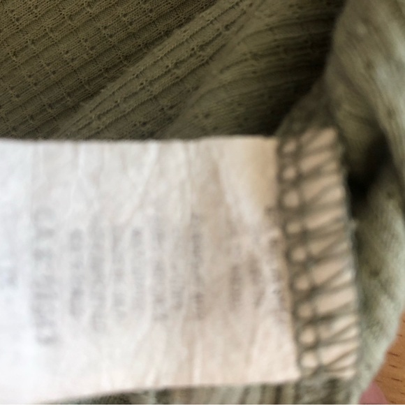 Gray Ribbed Short Sleeve Blouse - Picture 6 of 6